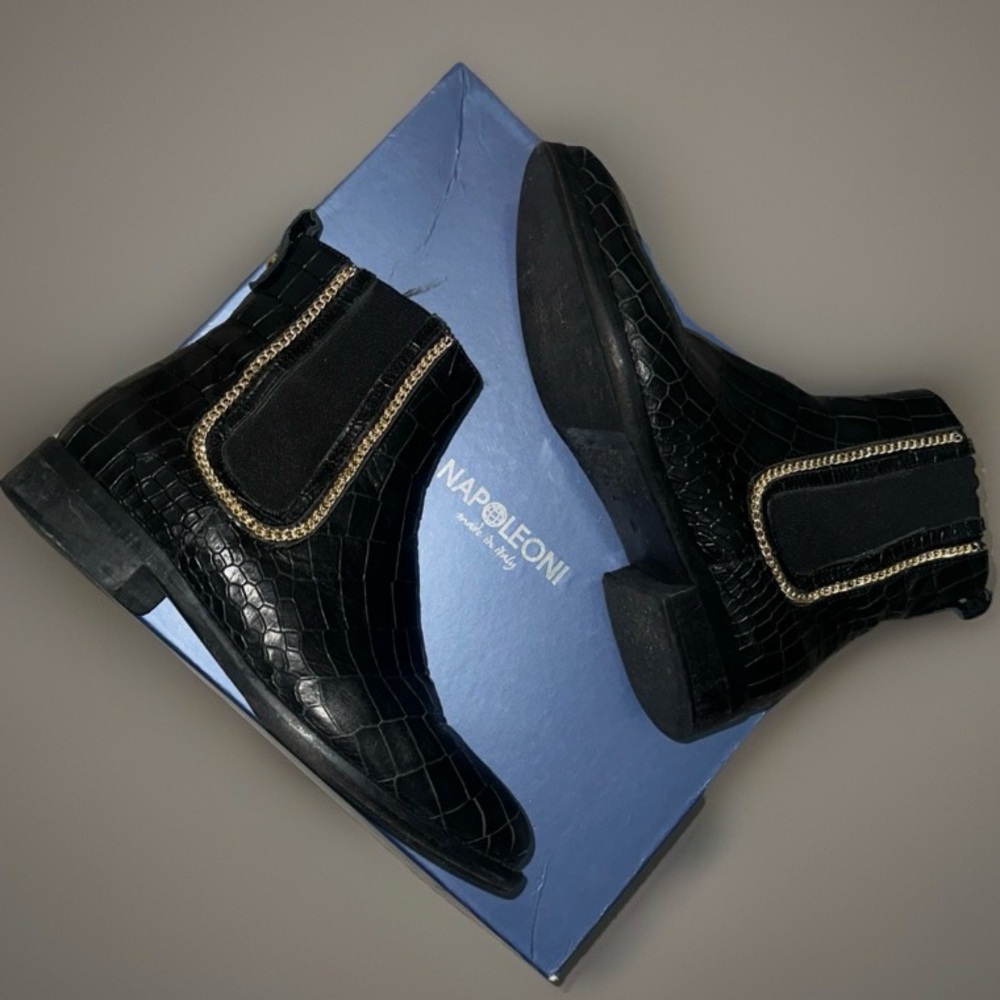 Napoleoni Women’s Black Leather Croc Chelsea Gold Chain Boots Worn 2x With Box